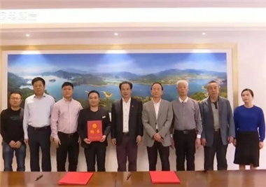 閩旋科技‖捐贈(zèng)100萬(wàn)元，助力教育發(fā)展，踐行社會(huì)責(zé)任使命